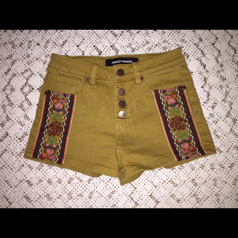 Ashley Mason Nordstrom Embroidered Denim Shorts